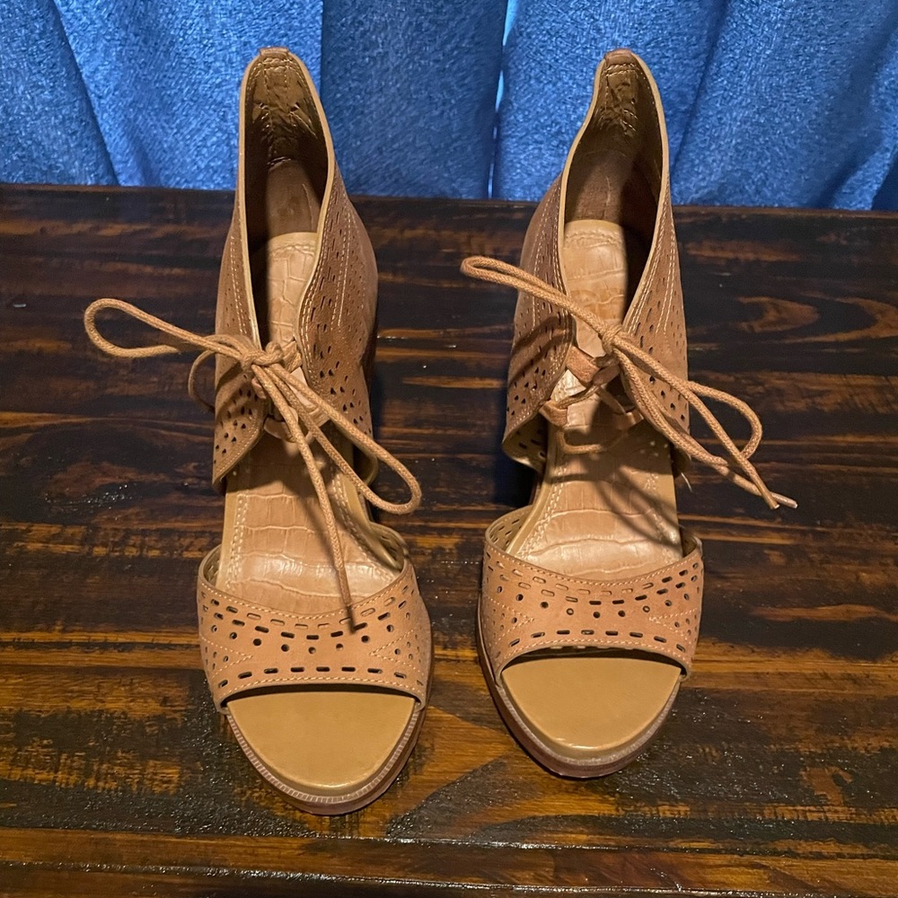 GB HEELS